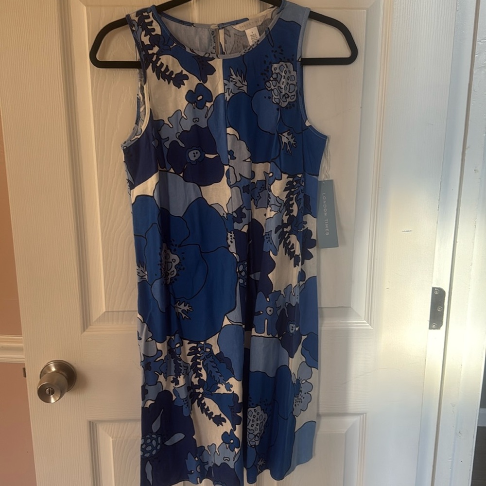 NWT London Times Blue and White Floral Linen Shift Dress Small